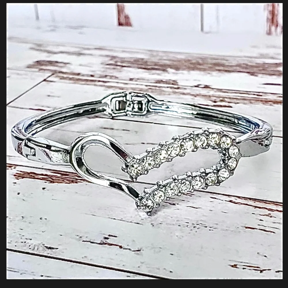 Crystal Heart Bangle Bracelet - Picture 1 of 2